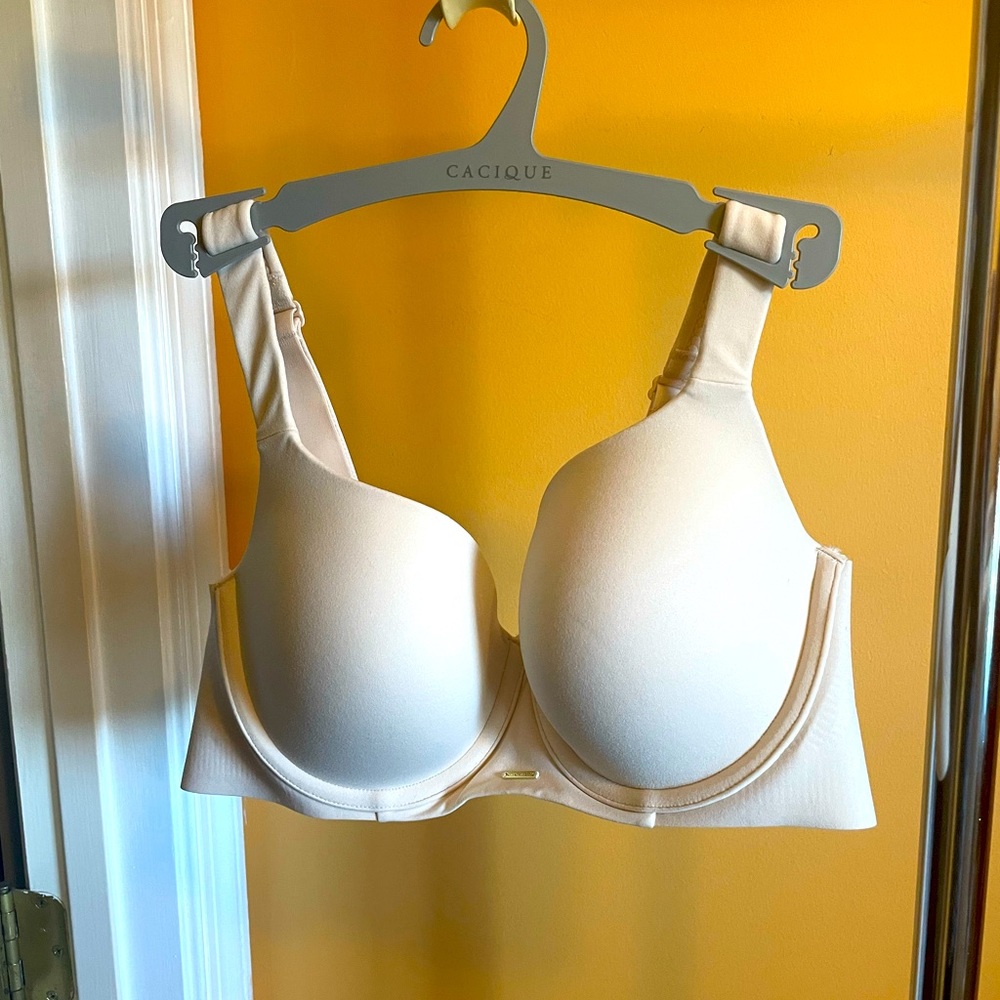NWOT  Luxe balconette bra 38C